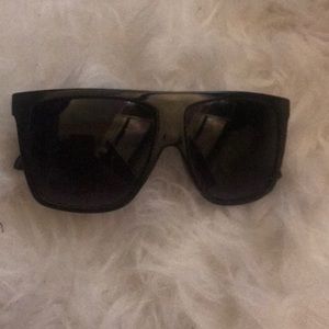 Black Square Sunnies